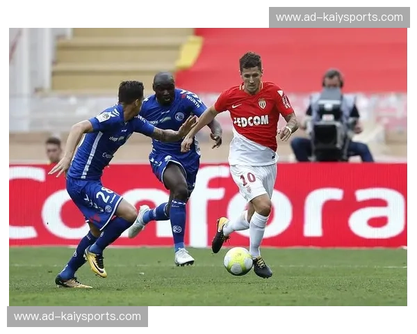 欧冠之夜:尤文图斯与摩纳哥的巅峰对决,激情与荣耀的碰撞 欧冠之夜:尤文图斯与摩纳哥的巅峰对决,激情与荣耀的碰撞